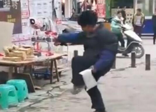 《抖音》老人斗舞式文骂是什么梗