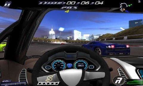 孤独的赛车手不需要女朋友